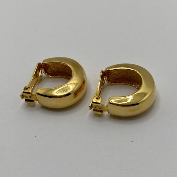 Chunky Gold Tone Hoop Vintage Costume Clip-on Earrings - Picture 6 of 9